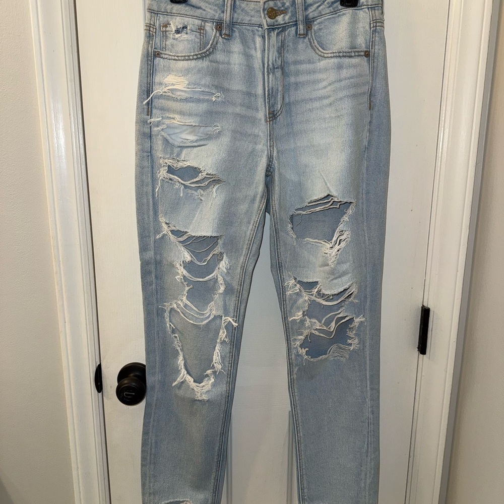 American Eagle Outfitters Light Blue Ripped Boyfriend Jeans